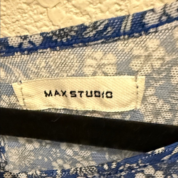 Max Studio Navy Floral Lace Top - Picture 3 of 3